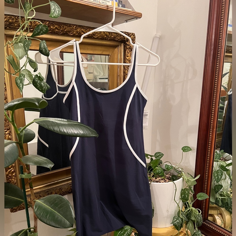 NEW WITH TAGS Abercrombie navy exercise dress with shorts